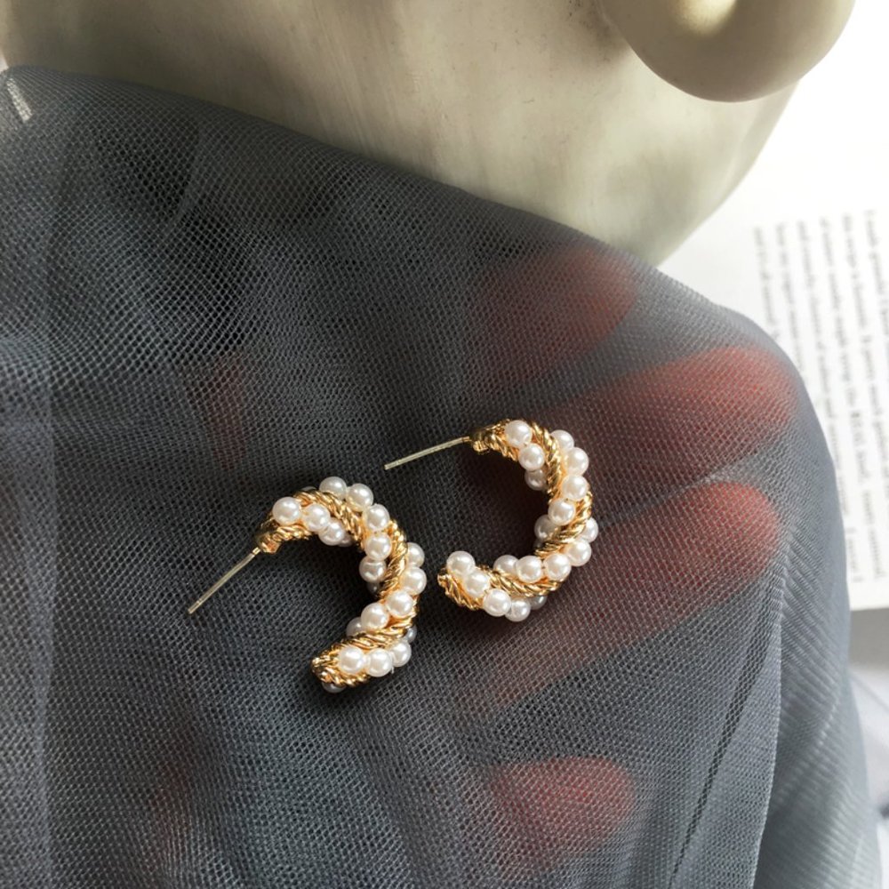 ❤️‍🔥𝕤𝕒𝕝𝕖❤️‍🔥 💙pearls croissant hoop earrings - Picture 4 of 15